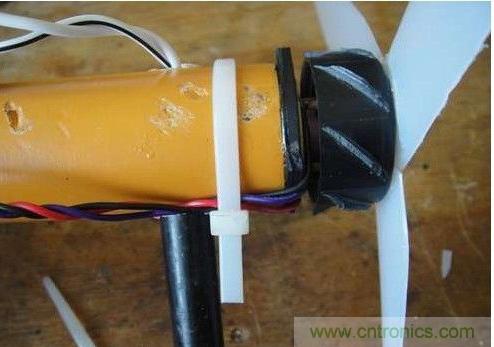 創(chuàng)意DIY！迷你風(fēng)力發(fā)電機(jī)！