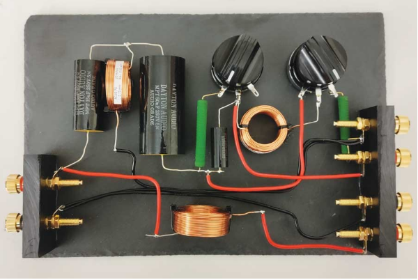 DSP入局：模擬與數(shù)字音頻分頻器設(shè)計的大比拼！